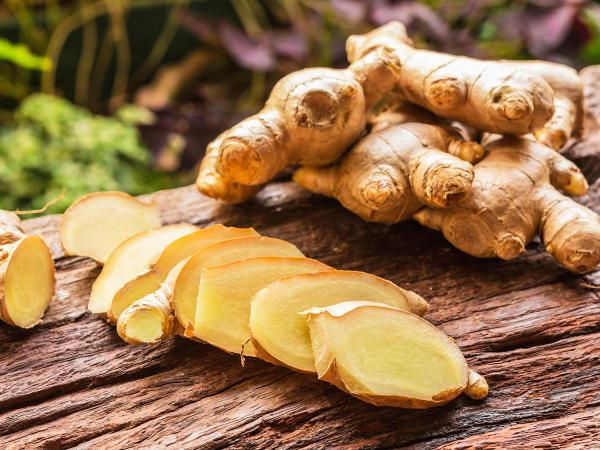 planting-ginger-3202